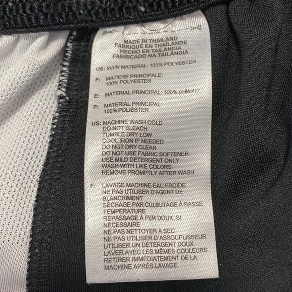 Mens adidas grey workout shorts with front pockets and drawstring waist - Picture 3 of 3